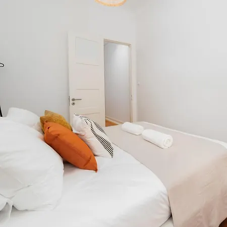 3db- Walk Everywhere From Bright And Stylish In An Exceptional Location * Lisboa