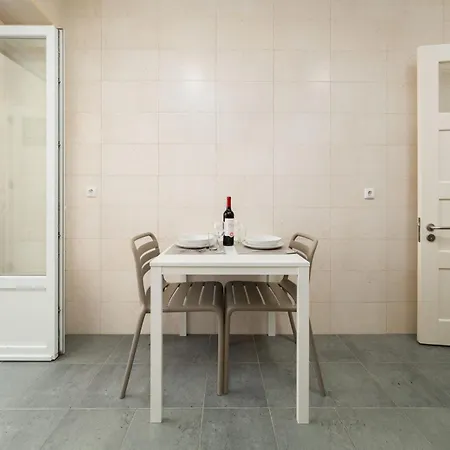 Apartamento 3db- Walk Everywhere From Bright And Stylish In An Exceptional Location Lisboa